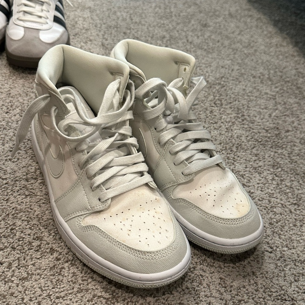 Nike Air Jordan Mids